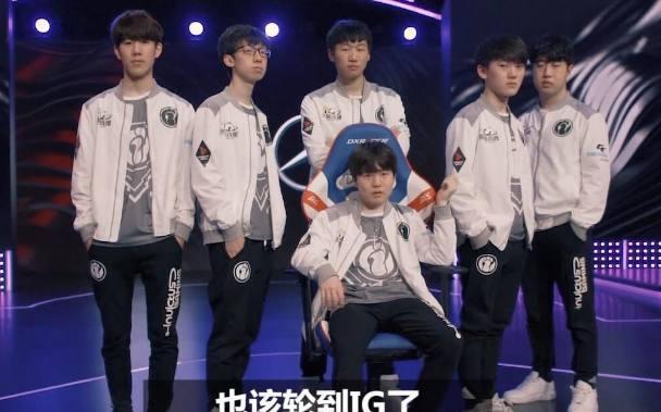 把防守人拉